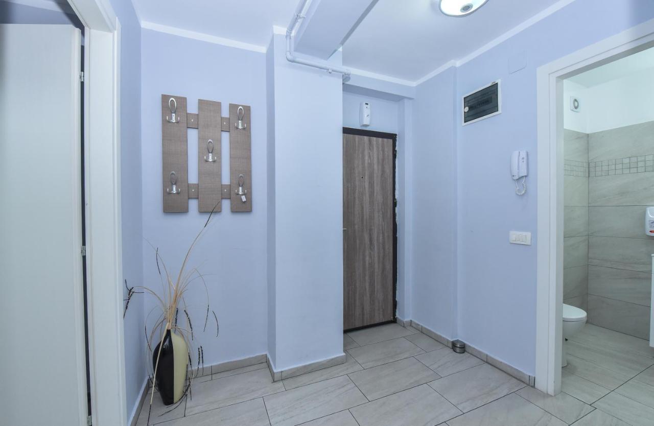 Residenza Di Carbasinni Bucharest Luaran gambar