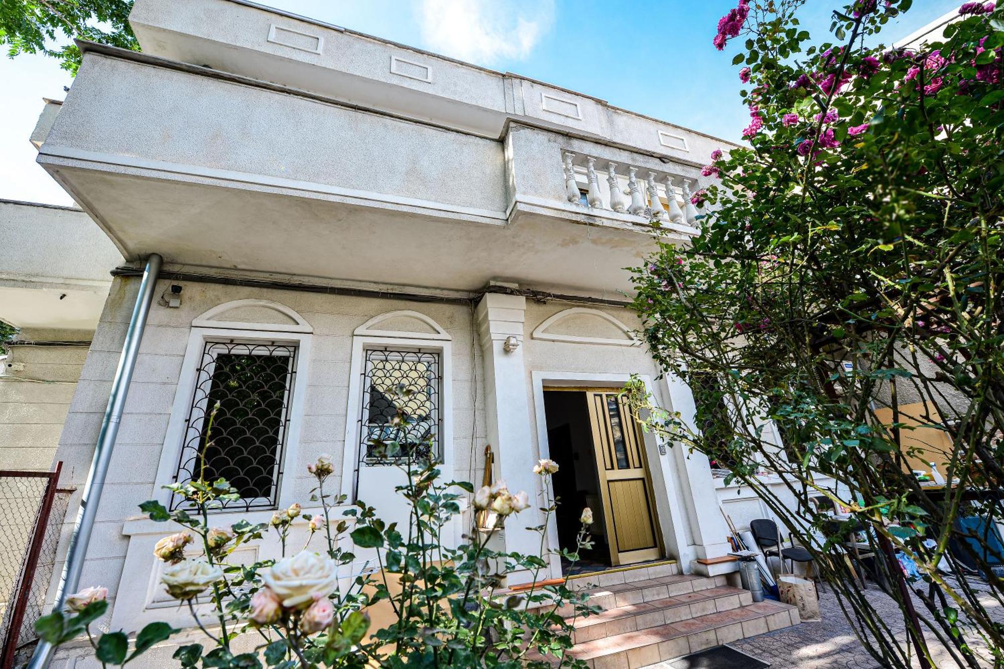 Residenza Di Carbasinni Bucharest Luaran gambar